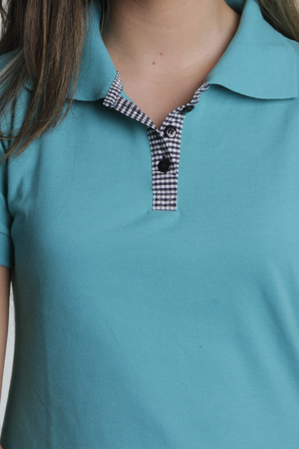 confecção de camisa turquesa clara polo feminina com bordado