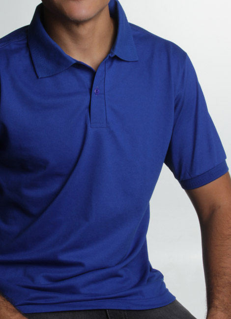 confecção camisa azul polo com bordado